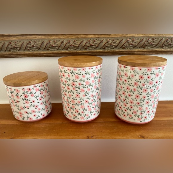 SET OF (3) FLORAL STONEWARE CANISTERS W. WOOD COVERS - Picture 2 of 7